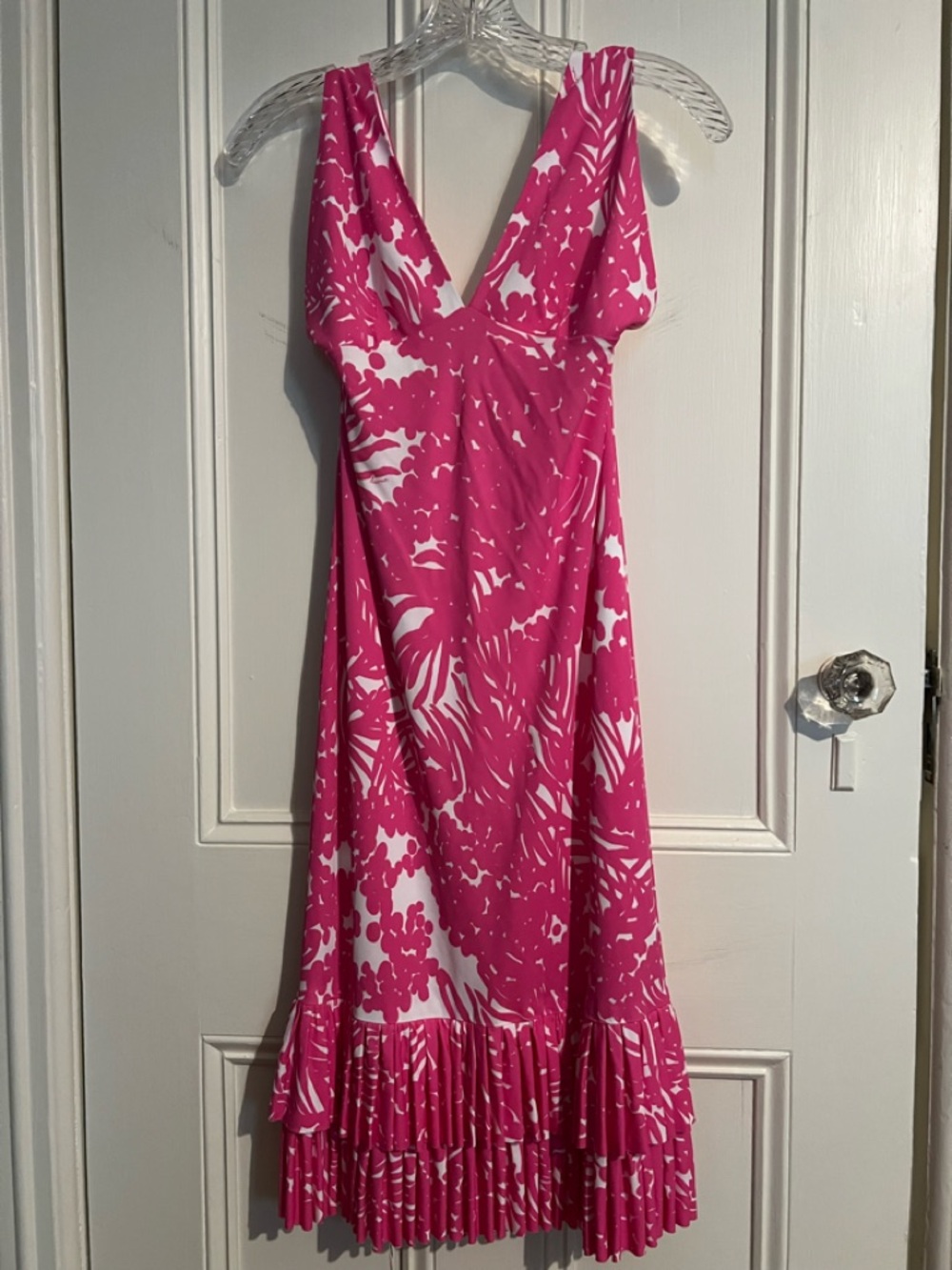 Emilio Pucci Pink & White Halter Dress with a Pleated Hem. Size 6 US